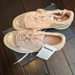 Reebok Club C Revenge Femmes size 8 tennis shoe ROSE GOLD